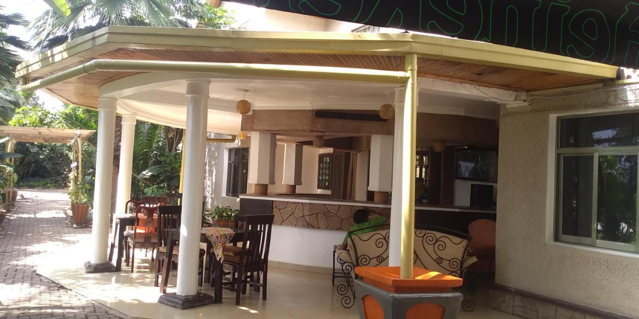 Random Park Hotel Kigali Eksteriør billede