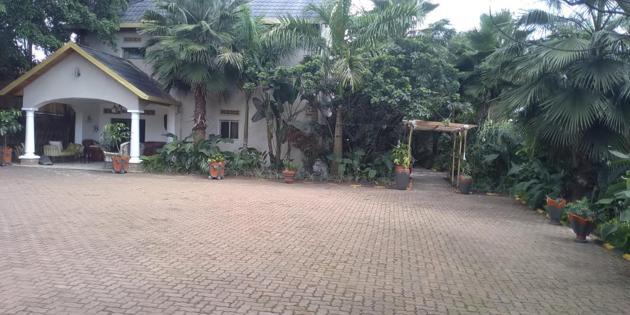 Random Park Hotel Kigali Eksteriør billede