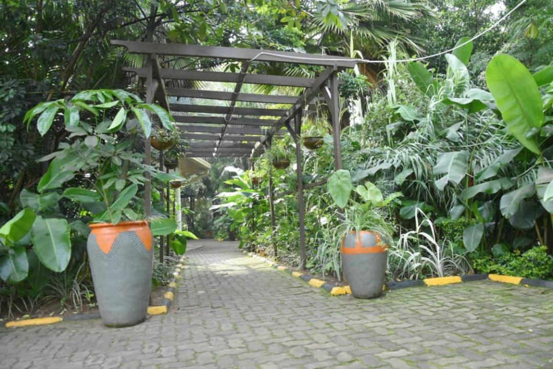 Random Park Hotel Kigali Eksteriør billede