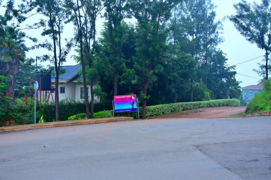 Random Park Hotel Kigali Eksteriør billede